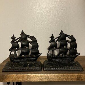 Vintage Nautical OLD IRONSIDES Cast Iron Ship Pair of Heavy Bookends